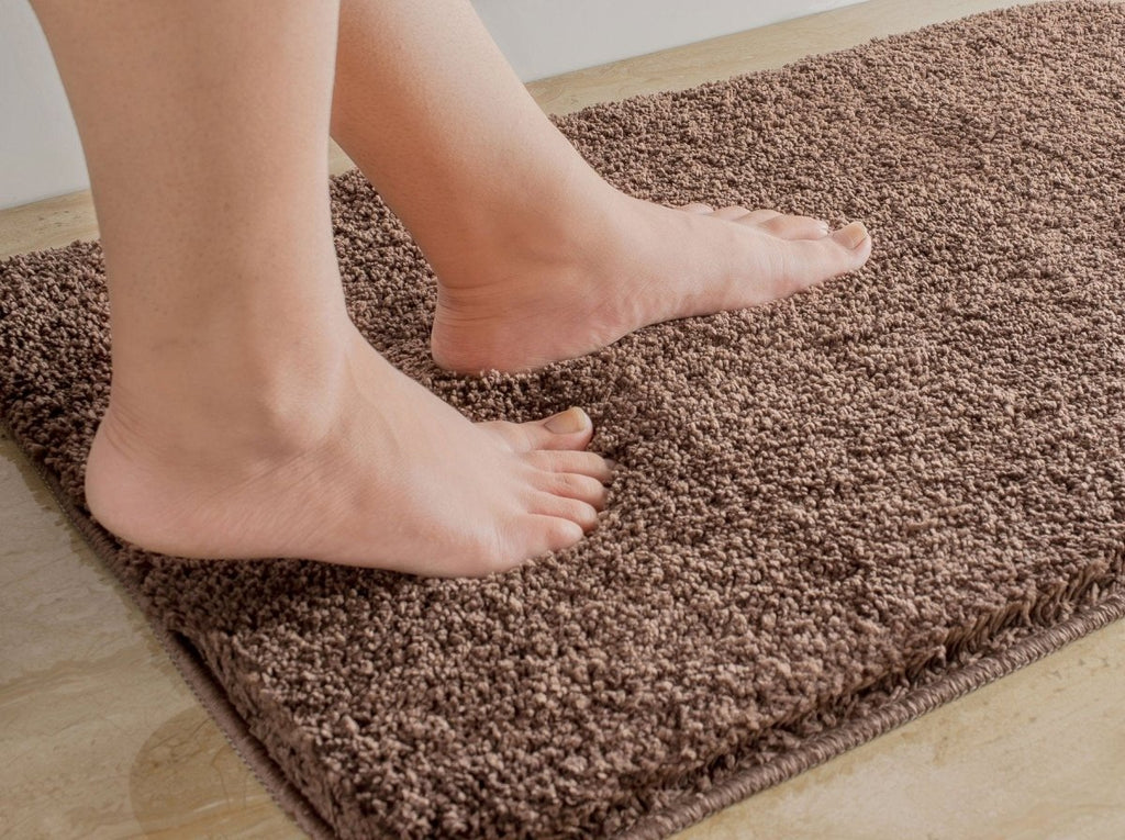 Luxura UltraSoft Bath Mat | Super-absorbent microfiber bathroom rug with anti-slip backing