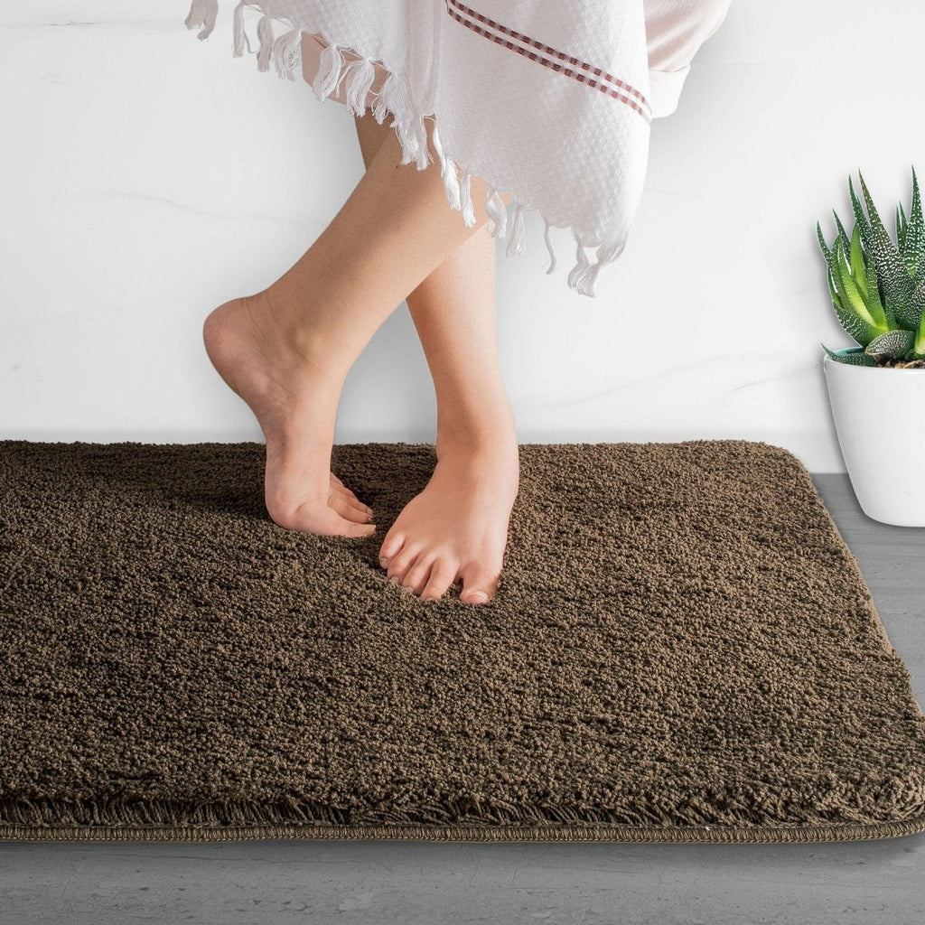 Luxura UltraSoft Bath Mat | Super-absorbent microfiber bathroom rug with anti-slip backing