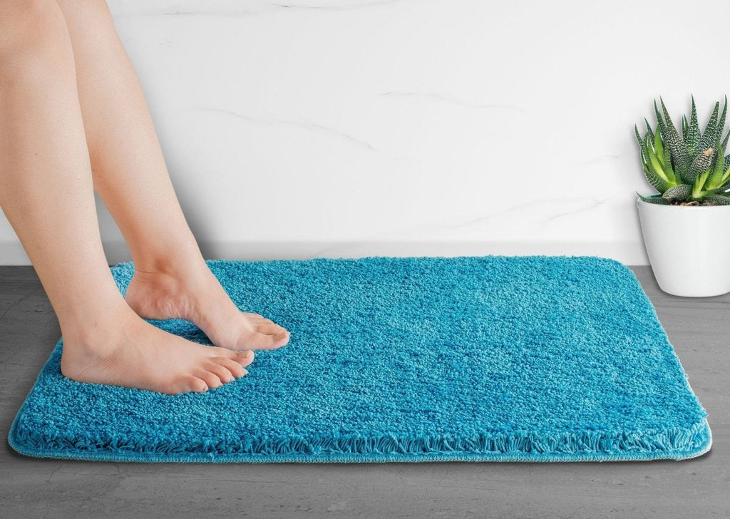 Luxura UltraSoft Bath Mat | Super-absorbent microfiber bathroom rug with anti-slip backing