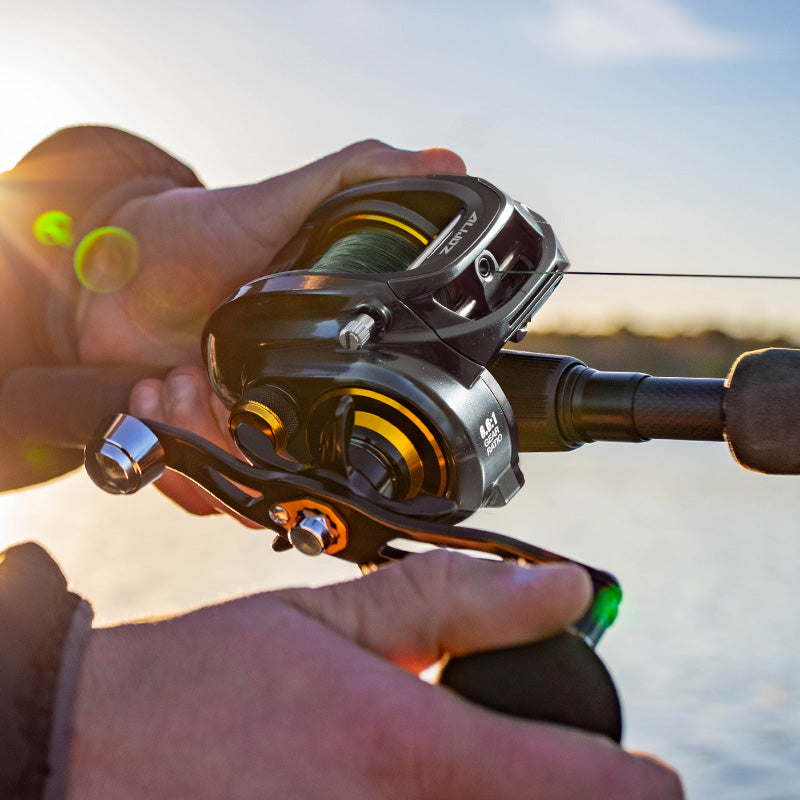 بكرة صيد Petprovac 300 موديل منخفض الارتفاع للبث بالطعوم