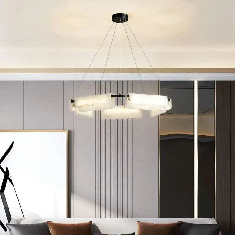 Solara Alabastlysekrone med ægte stenudsmykning