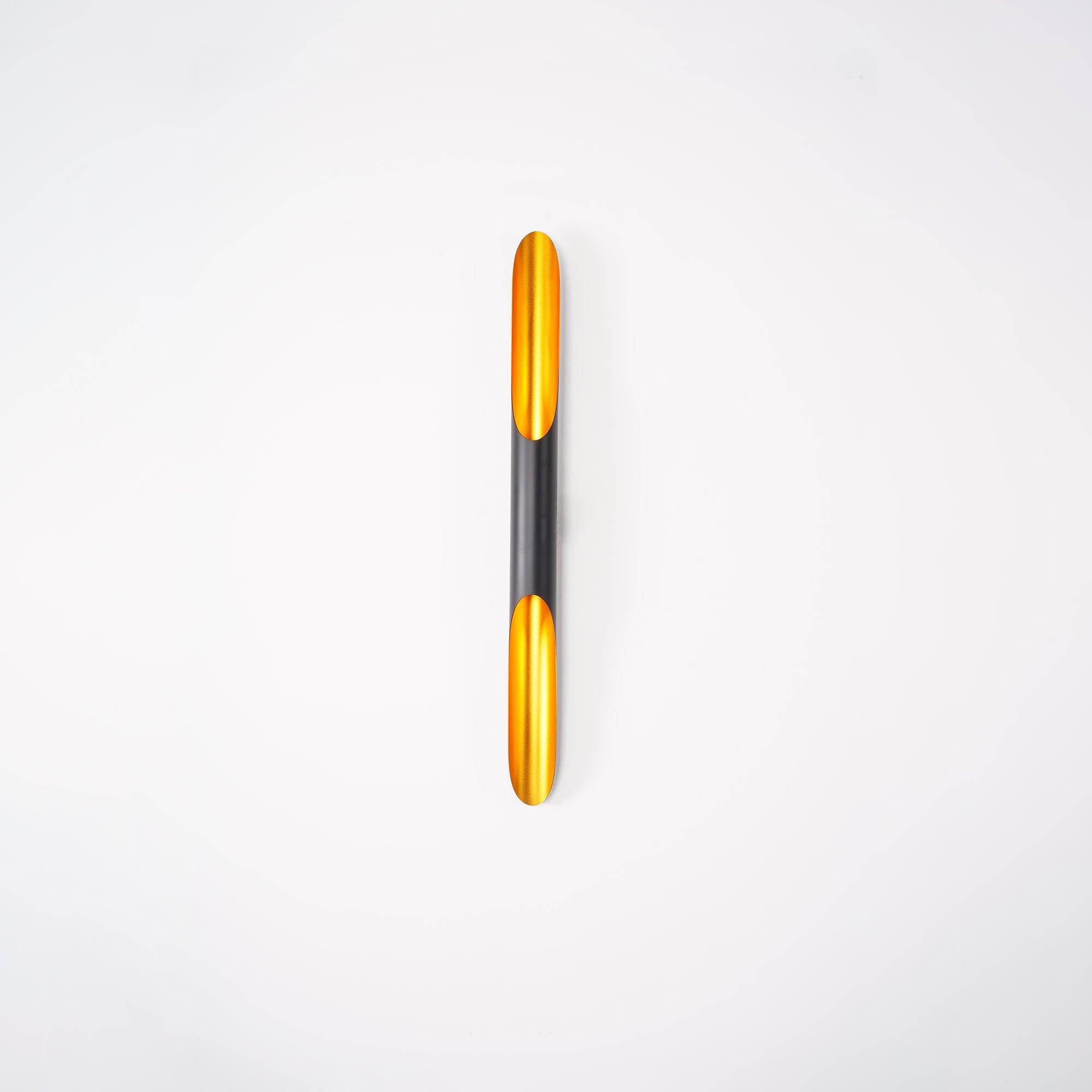 ノヴァクレスト 円筒形壁掛け灯具 ブラッシュドメタル仕上げ