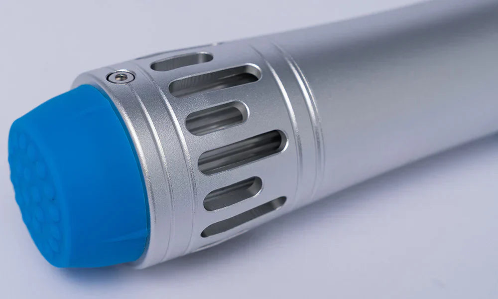 VitaPulse hjemme stødterapienhed med tilbehør i aluminiumsæske