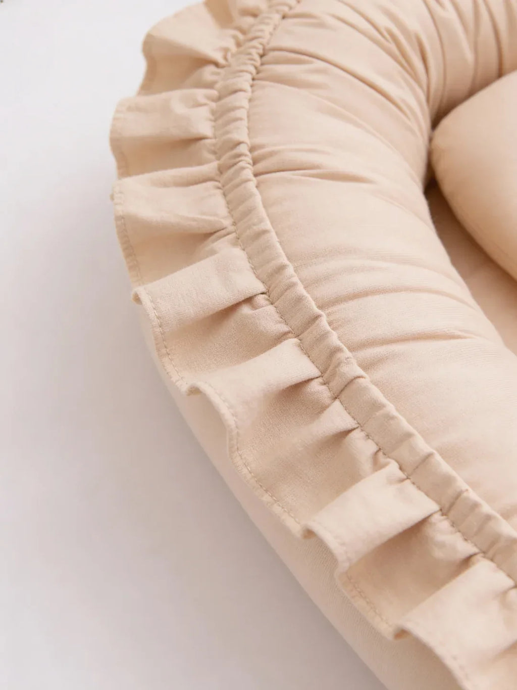 Cocoon Ergonomic Baby Bed Reducer For Cozy Sleep Crib
