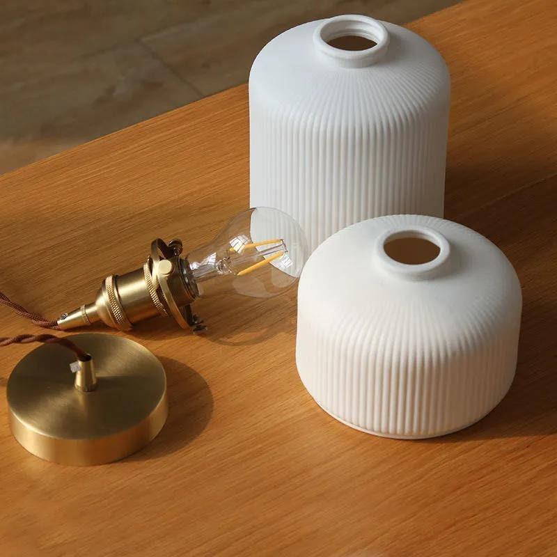 Hanaori | Japansk-stil ribbet keramisk cylinderpendel med LED-pære inkluderet | Petprovac