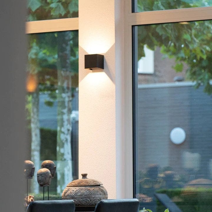 Lampada da parete LED contemporanea