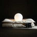 Weißes Gänsedaunen-Memory-Kissen mit Jacquard-Bezug | Petprovac