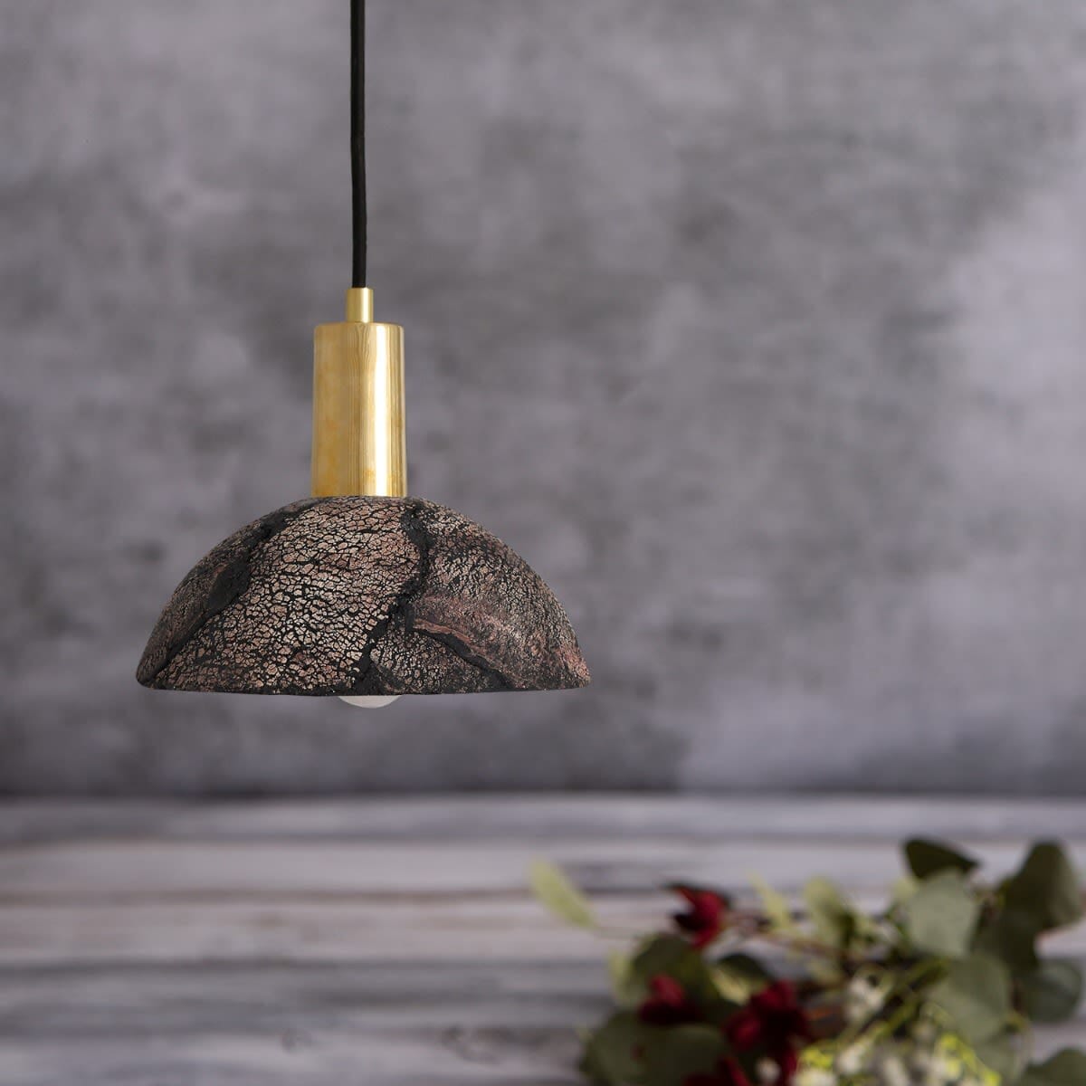 Liora 20cm Organische Keramische Kuppel Pendelleuchte in Schwarzem Ton