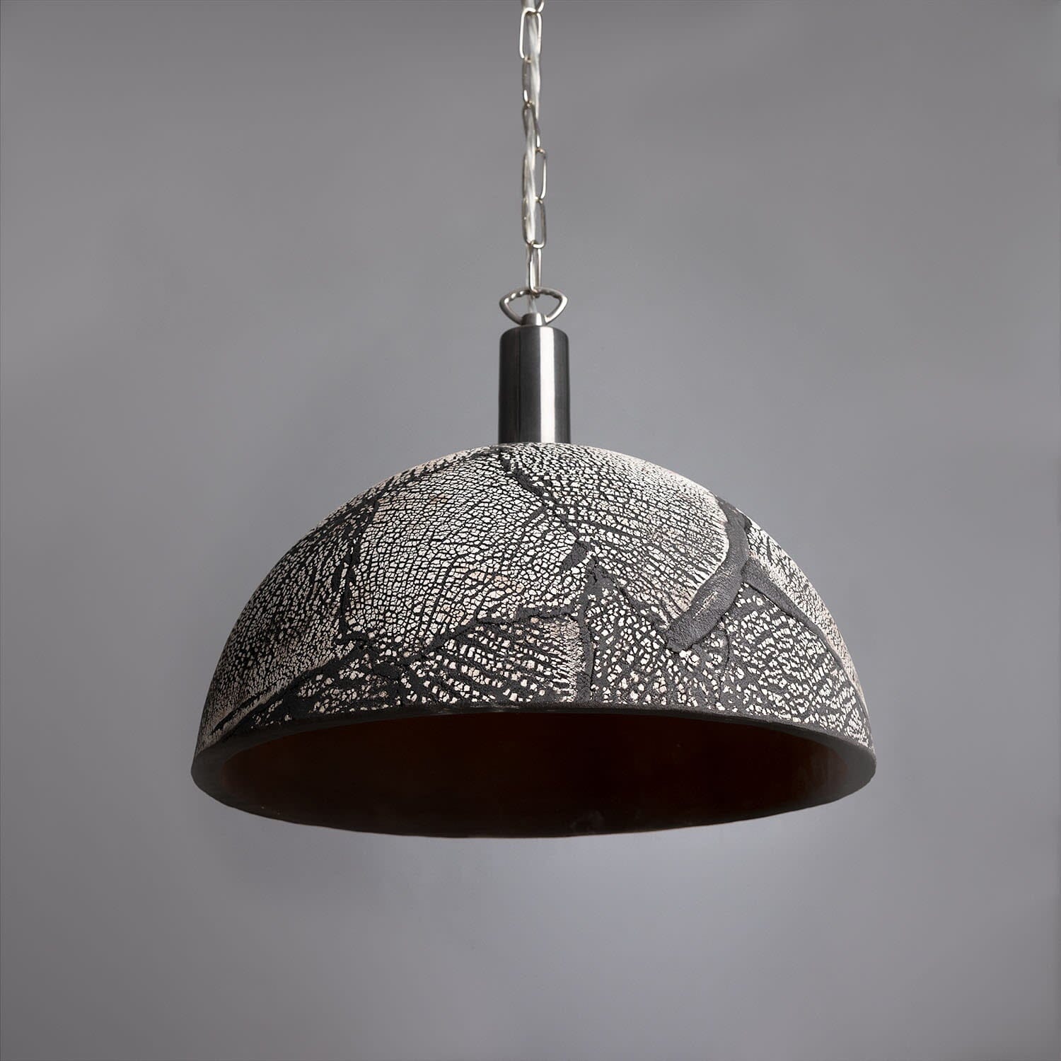 Liora Schwarze Ton Organische Keramische Kuppel Pendelleuchte, 37cm