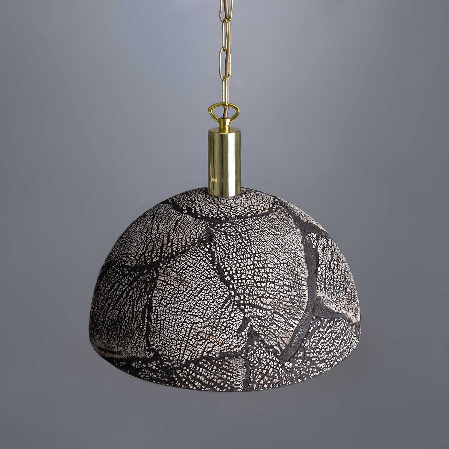 Liora Schwarze Ton Organische Keramische Kuppel Pendelleuchte, 37cm
