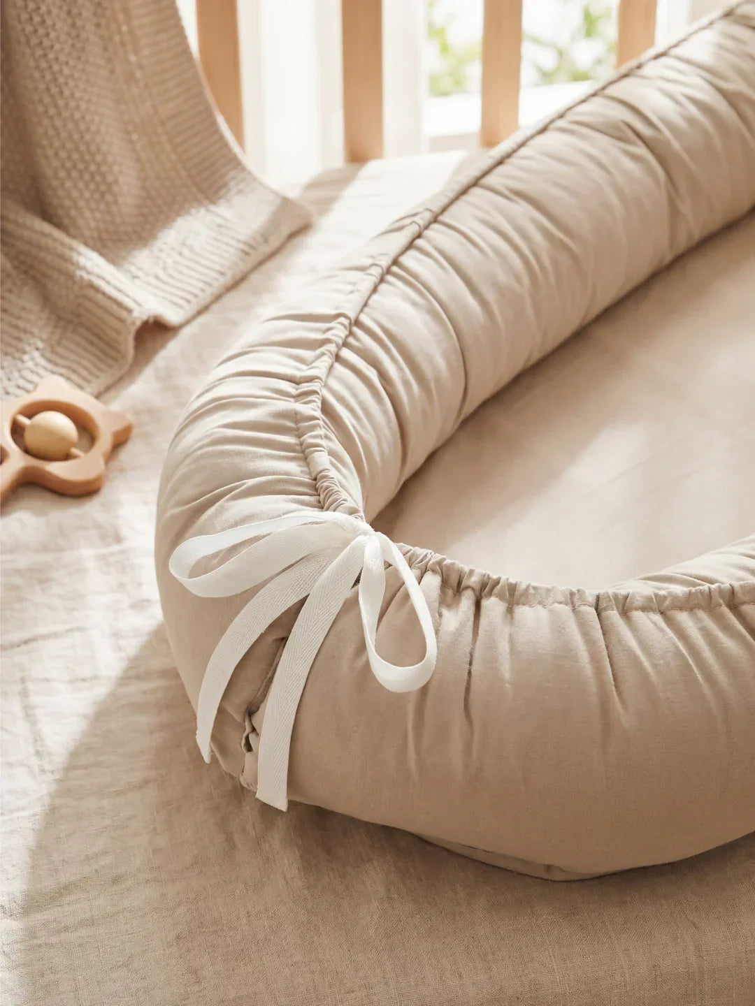 Ergonomic Baby Bed Reducer, Cushioned Crib Bumper for Cozy Sleep
