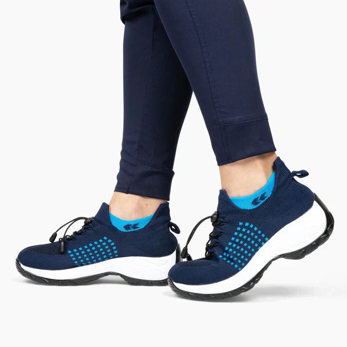 נעלי סניקרס אלארה קומפורט לנשים עם גמישות אלסטית ותמיכה