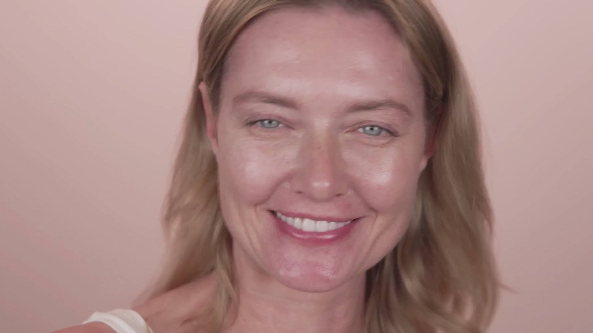Multifunctionele beautywand voor een stralende huid, fijne lijntjes en een egale teint
