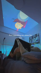 Přenosný HD projektor s vestavěným reproduktorem pro použití doma i venku