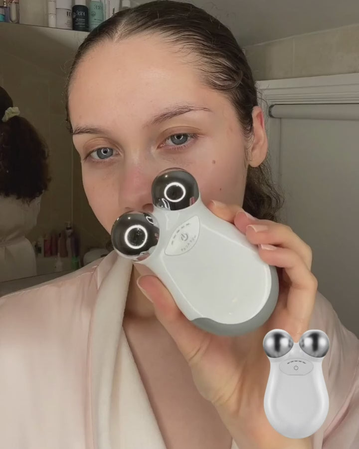 Microcurrent Facial Massager for Defined Contours