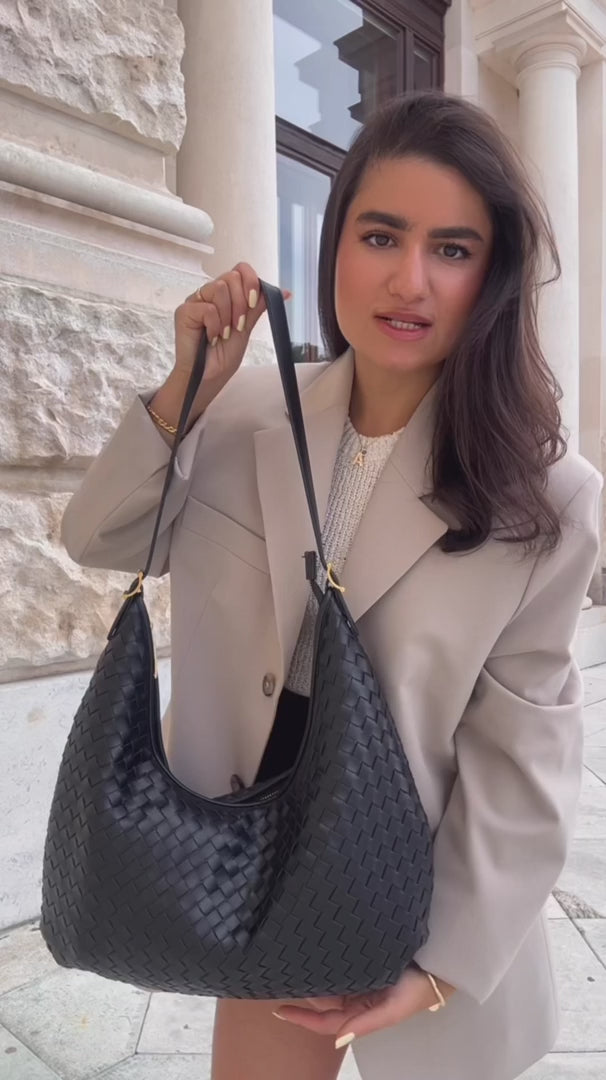 Sac en cuir végétalien pour une expérience de shopping surdimensionnée