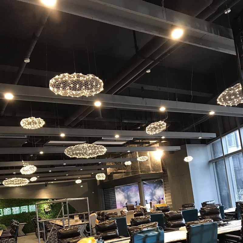 Håndlavet jernskylampe med stjernedioder til Art Deco-interiører