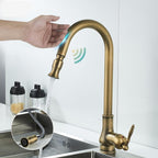 Rubinetto da cucina in bronzo rustico con controllo touch e bocca estraibile