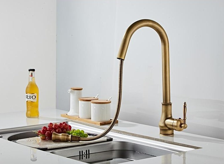 Rubinetto da cucina in bronzo rustico con controllo touch e bocca estraibile