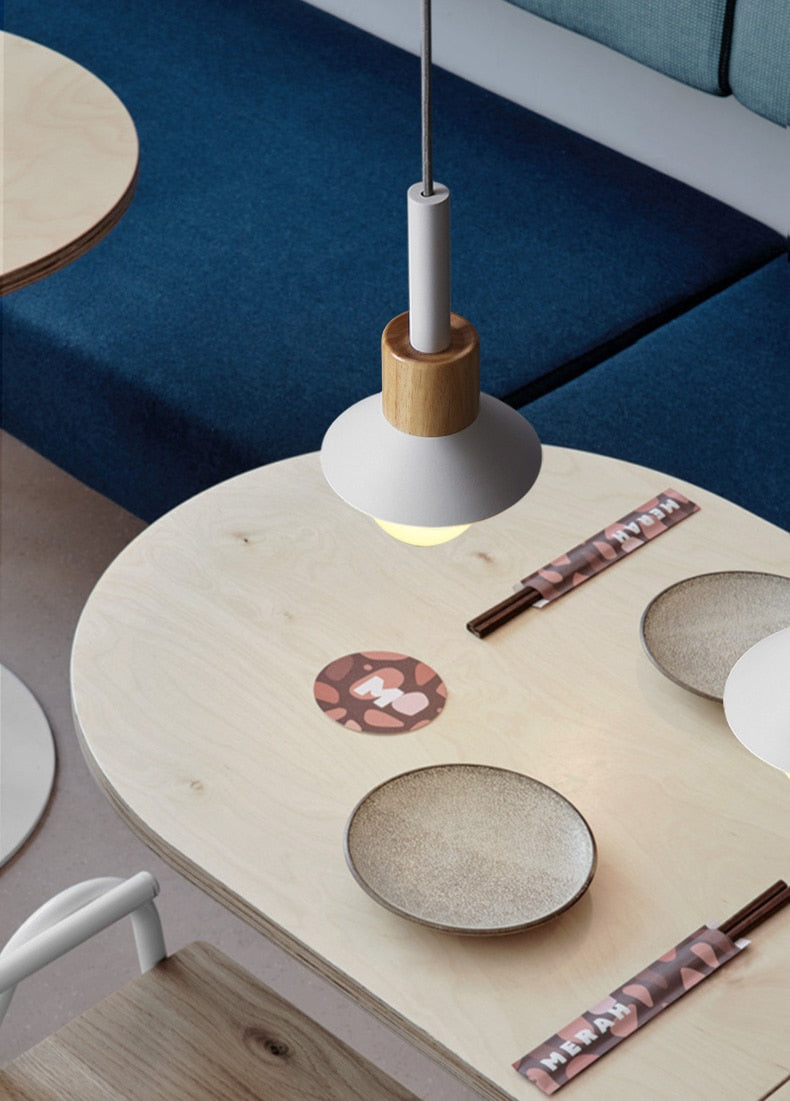 Lampa wisząca Liora z metalu i drewna | Petprovac