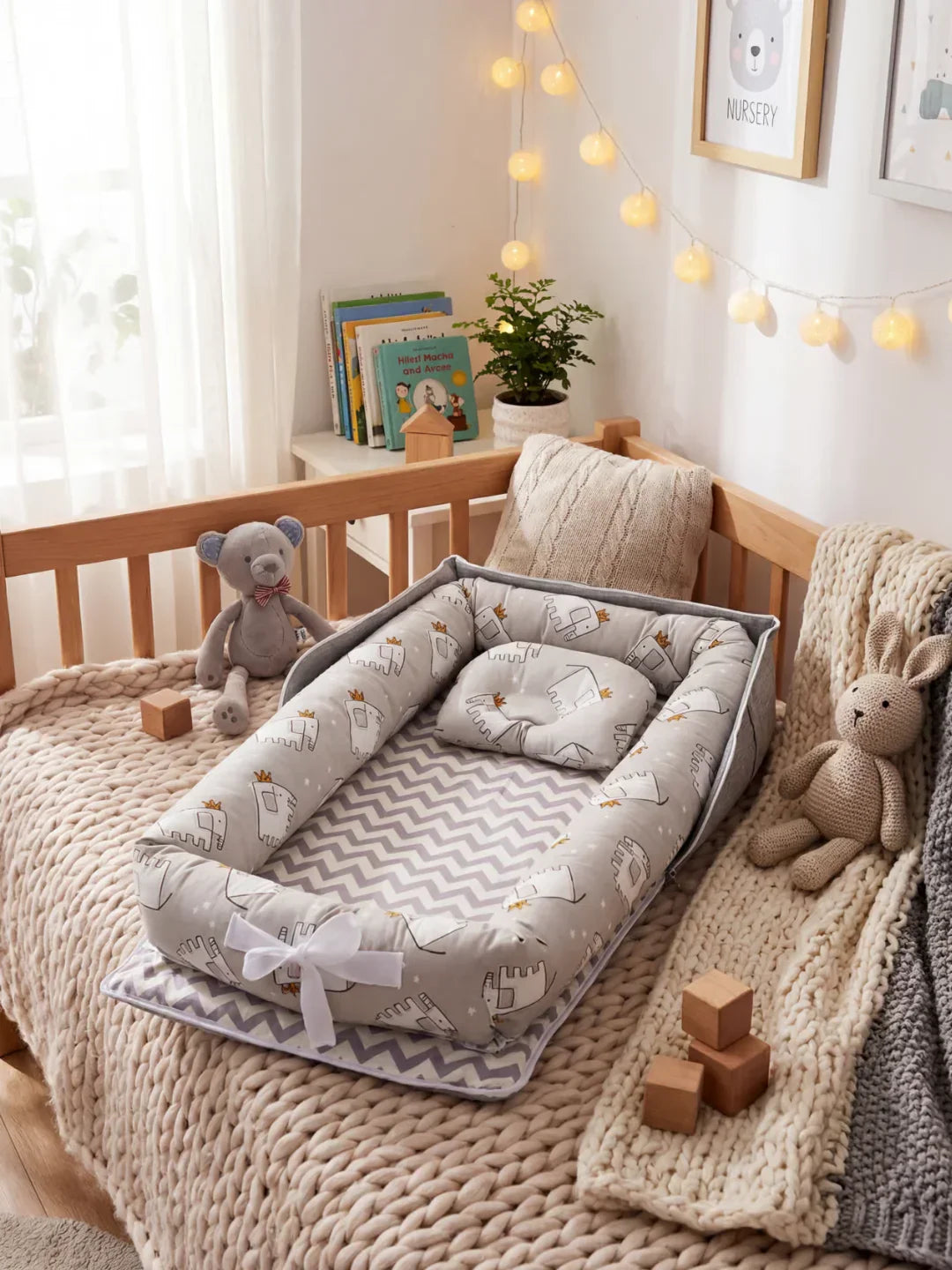 Cocon Nomade Baby Bed Reducer With Padded Cocoon And Carry Bag