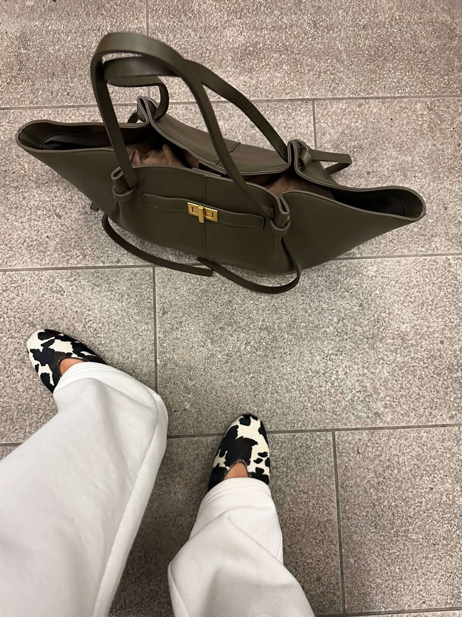 Sac en cuir végétalien pour une expérience de shopping surdimensionnée