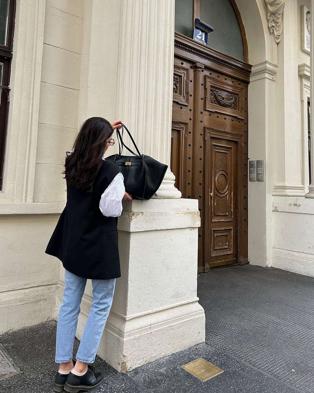 Sac en cuir végétalien pour une expérience de shopping surdimensionnée