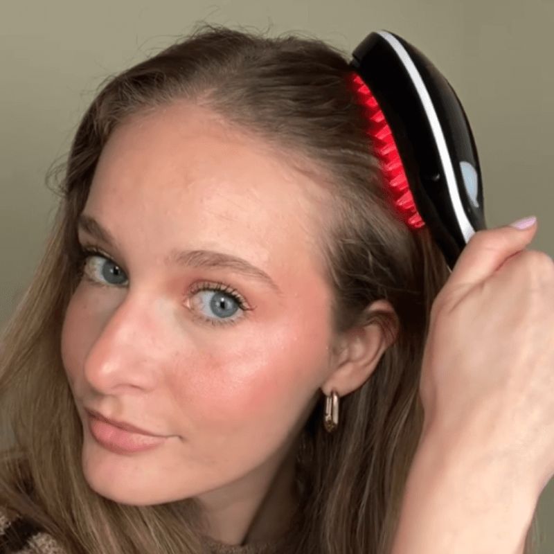 Wachstumsfördernde Rotlicht-Haarbürste mit Blue Therapy Serum
