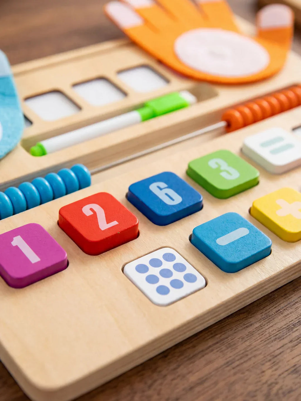 Interactive Calculation Board for Math Practice and Learning